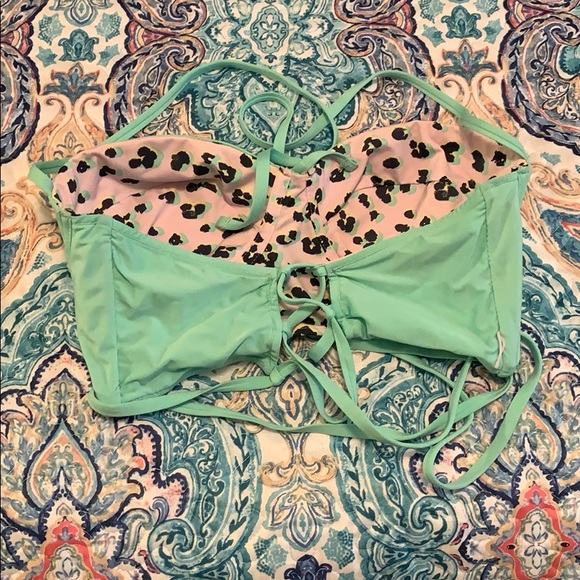 Swimsuit top - Picture 2 of 2